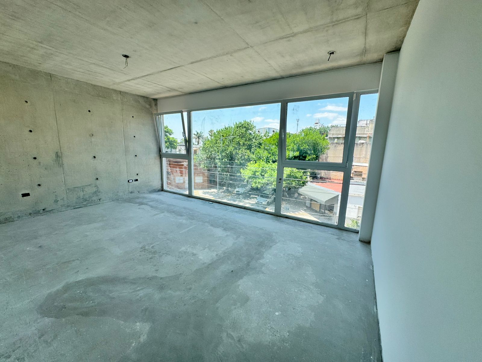 126ef57a-447e-4fd1-83d7-32383033f0fc