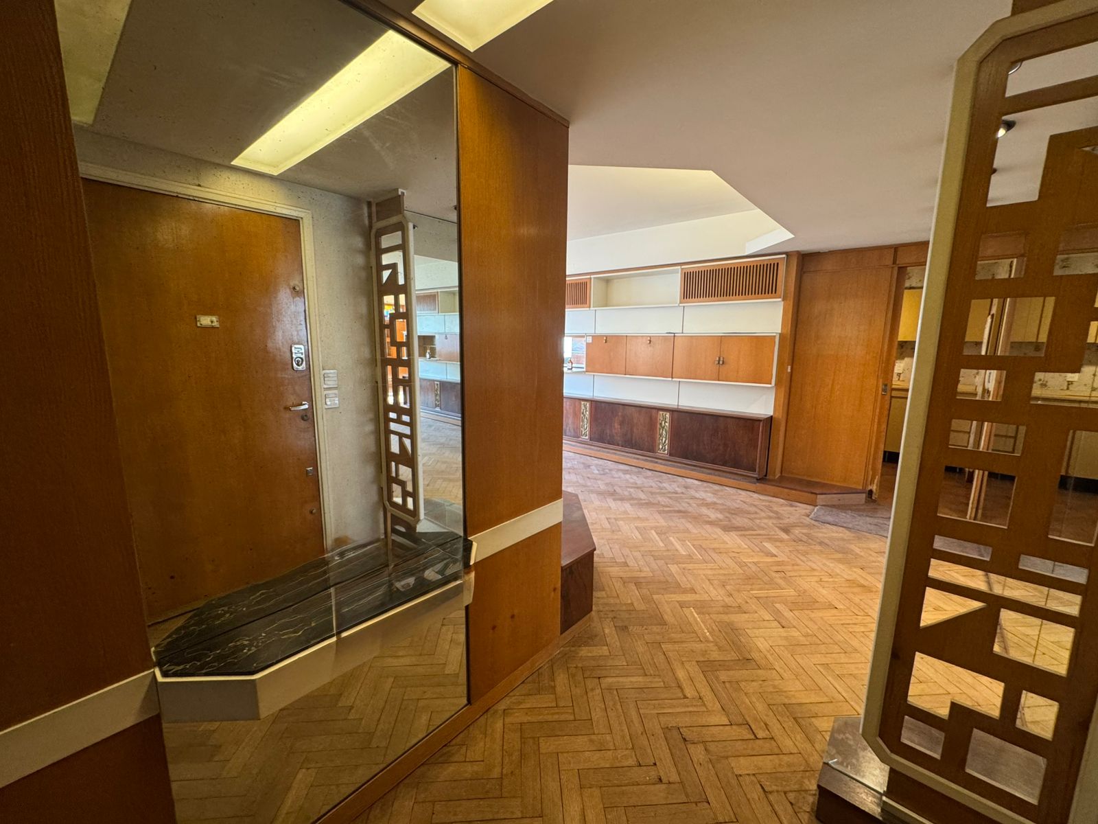 33b0631c-055e-42bb-a26e-4197381119e0