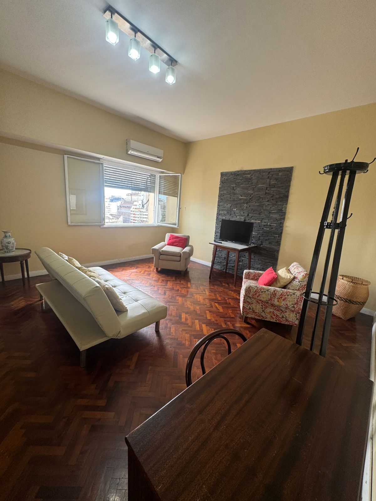 4019e7f7-f073-41b6-8807-9a29c82763fe