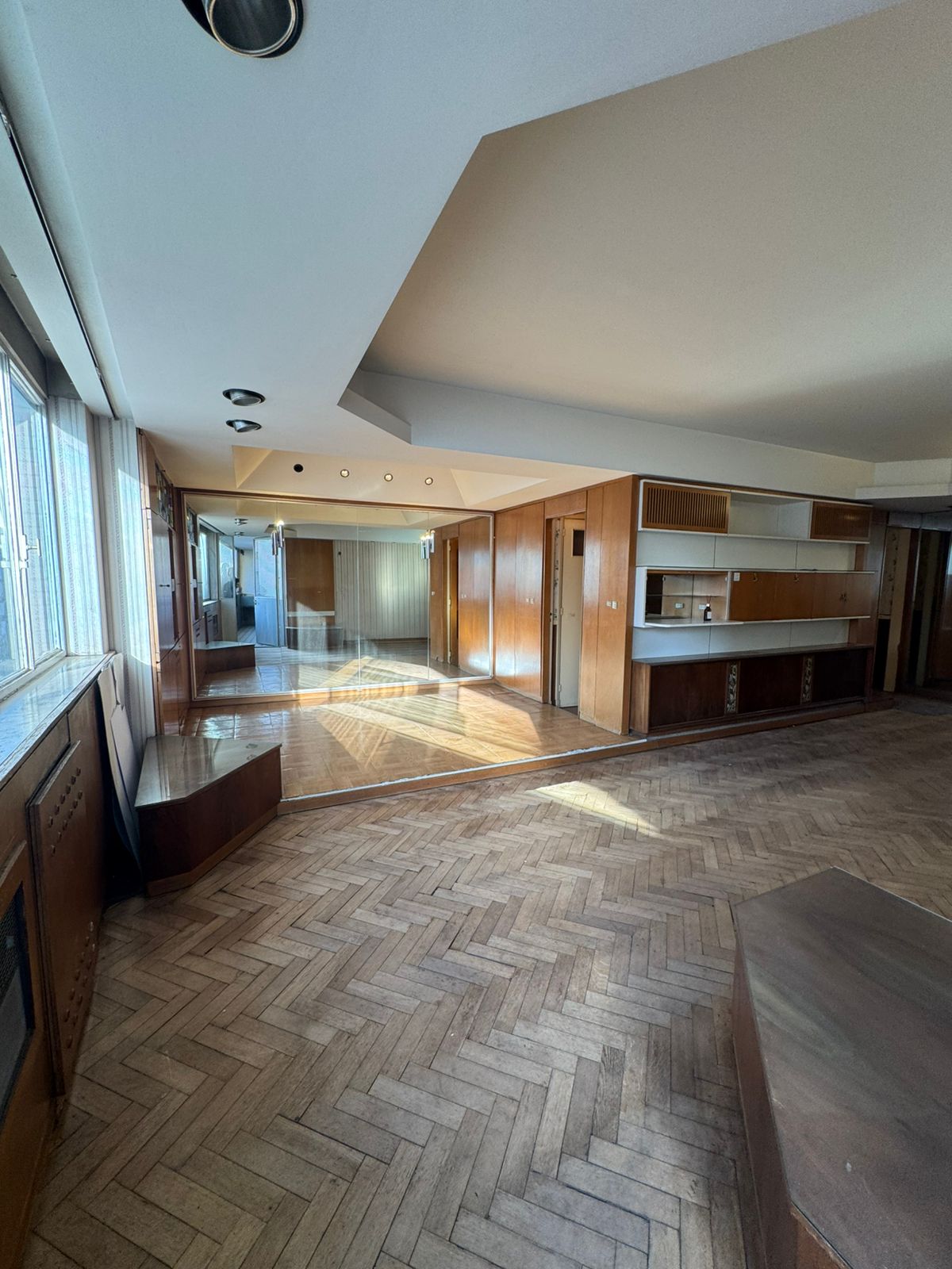 6386406d-b8ed-4f1e-a6be-6a7255bbcbdf