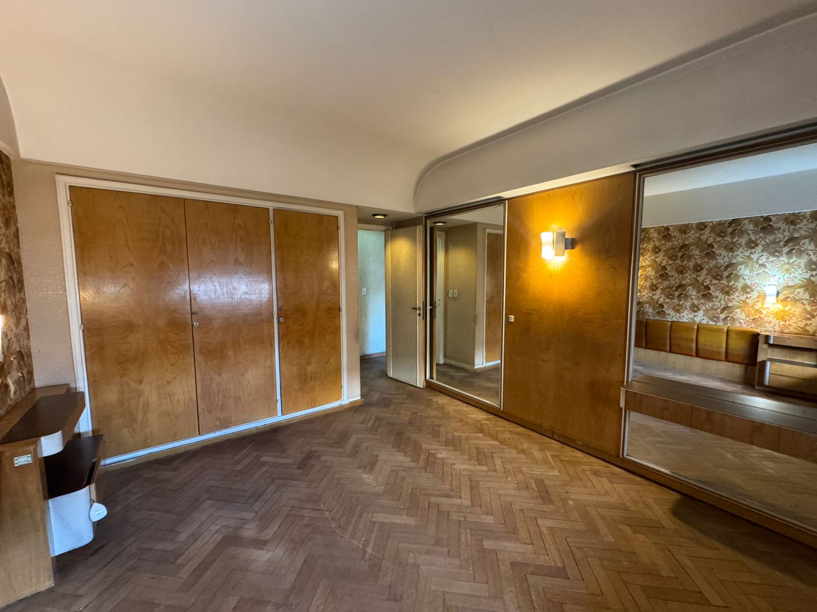 f4d212fc-1dd5-4cf5-9a6b-3d08861cf21b